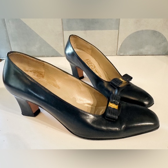 Salvatore Ferragamo Shoes - 6.5B Salvatore Ferragamo navy and gold pumps heels